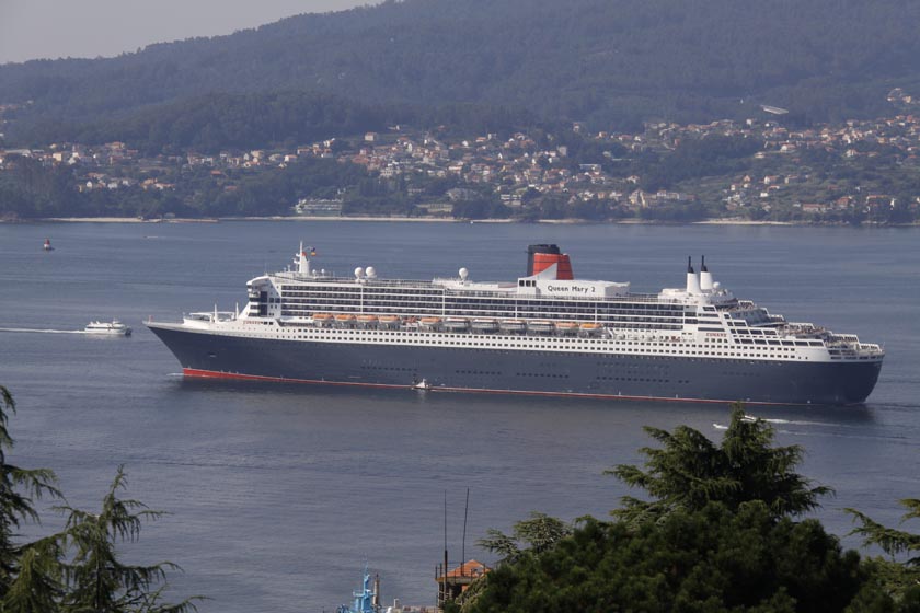 El Queen Mary 2, en la Ría de Vigo